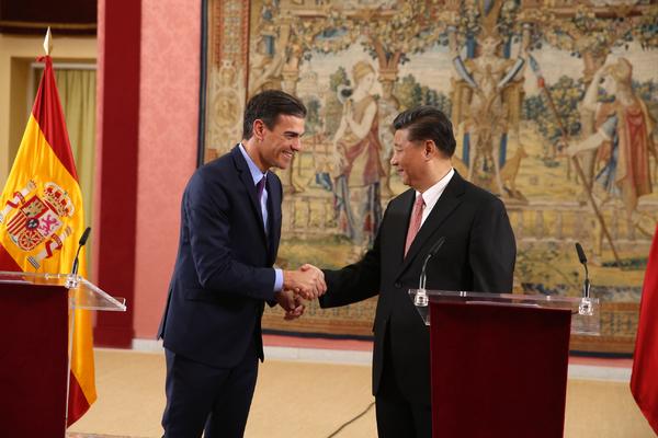 Pedro Sánchez recibe al presidente de China, Xi Jinping en noviembre de 2018. Foto de La Moncloa. 