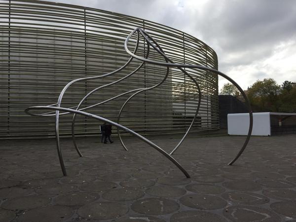 Eclíptica en homenaje a la masacre sin nada que lo indique