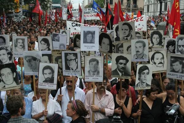 Manifestación desaparecidos Uruguay -fugi