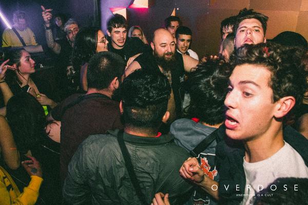 Pogo durante unha festa da Overdose Club