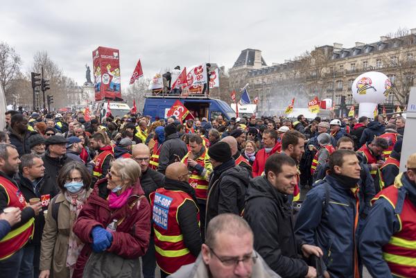 Movilizaciones en París contra la reforma de las jubilaciones - 1