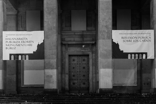Entrada Monumento Caidos