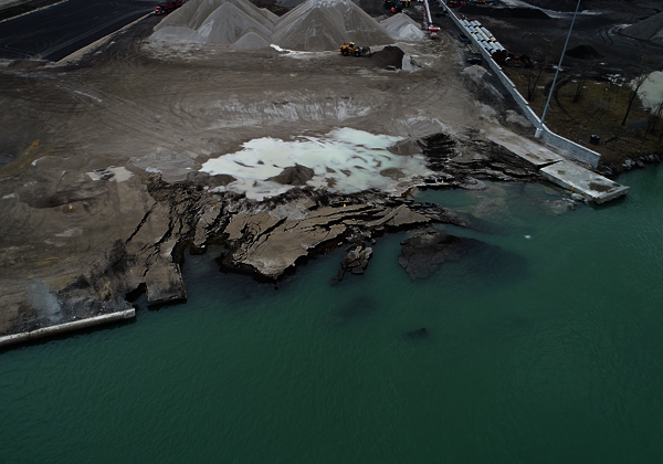 Tierras contaminadas por uranio colapsan en el río Detroit. Fuente: michigan.gov