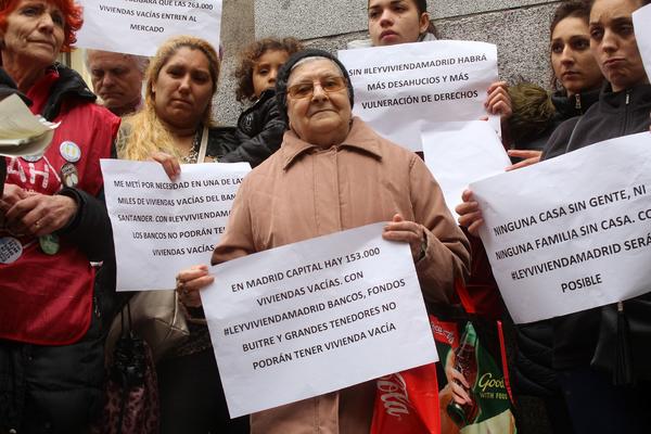 Acción de vivienda en la calle Valencia