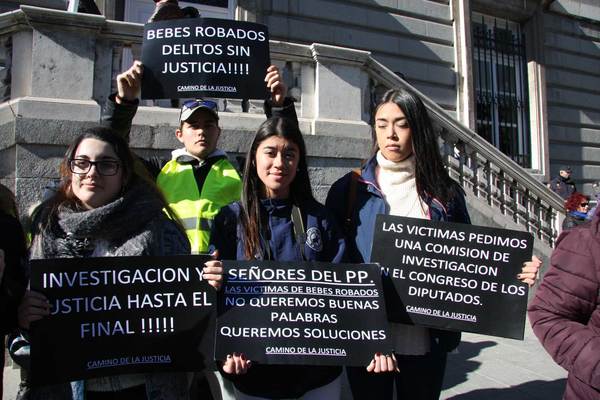 carteles bebes robados