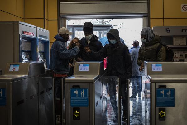 Euskotren migrantes irun