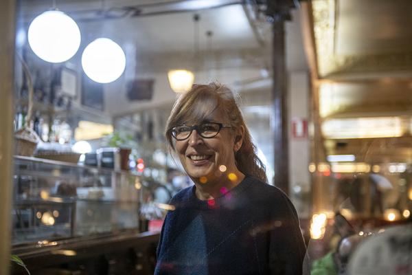 Rebeca Quintans retrato en el café