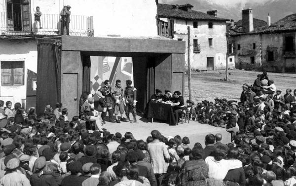 Misiones Pedagógicas teatro pueblo