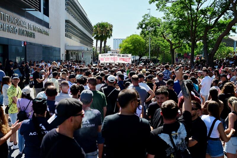 La lucha sigue: miles de trabajadores del metal en Cádiz se niegan al ...