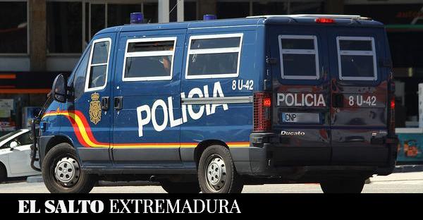 La Policía Nacional detiene a un joven por usurpación de funciones pública  - Mérida - COPE