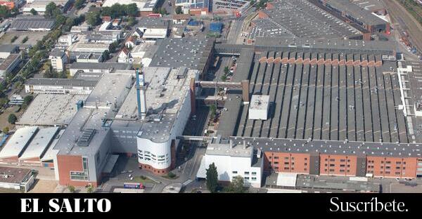 La industria automotriz se viste de verde oliva para escapar de su crisis