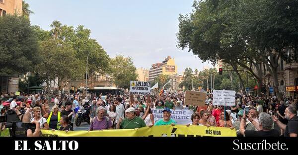 Decenas de miles de personas claman en Palma contra la turistificación masiva