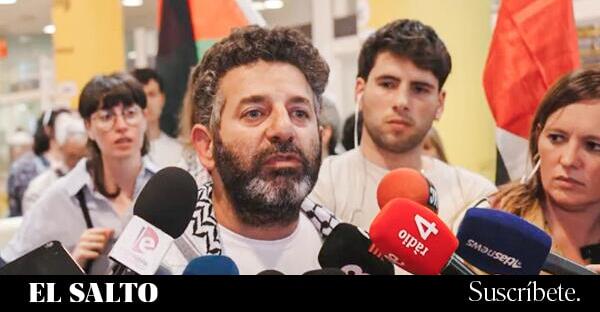 El activista Saif Abukeshek llega a Barcelona tras diez días secuestrado por Israel: “Nuestra prioridad es la humanidad”