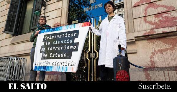 La Fiscalía pide 18 meses de prisión contra tres científicos por una protesta climática